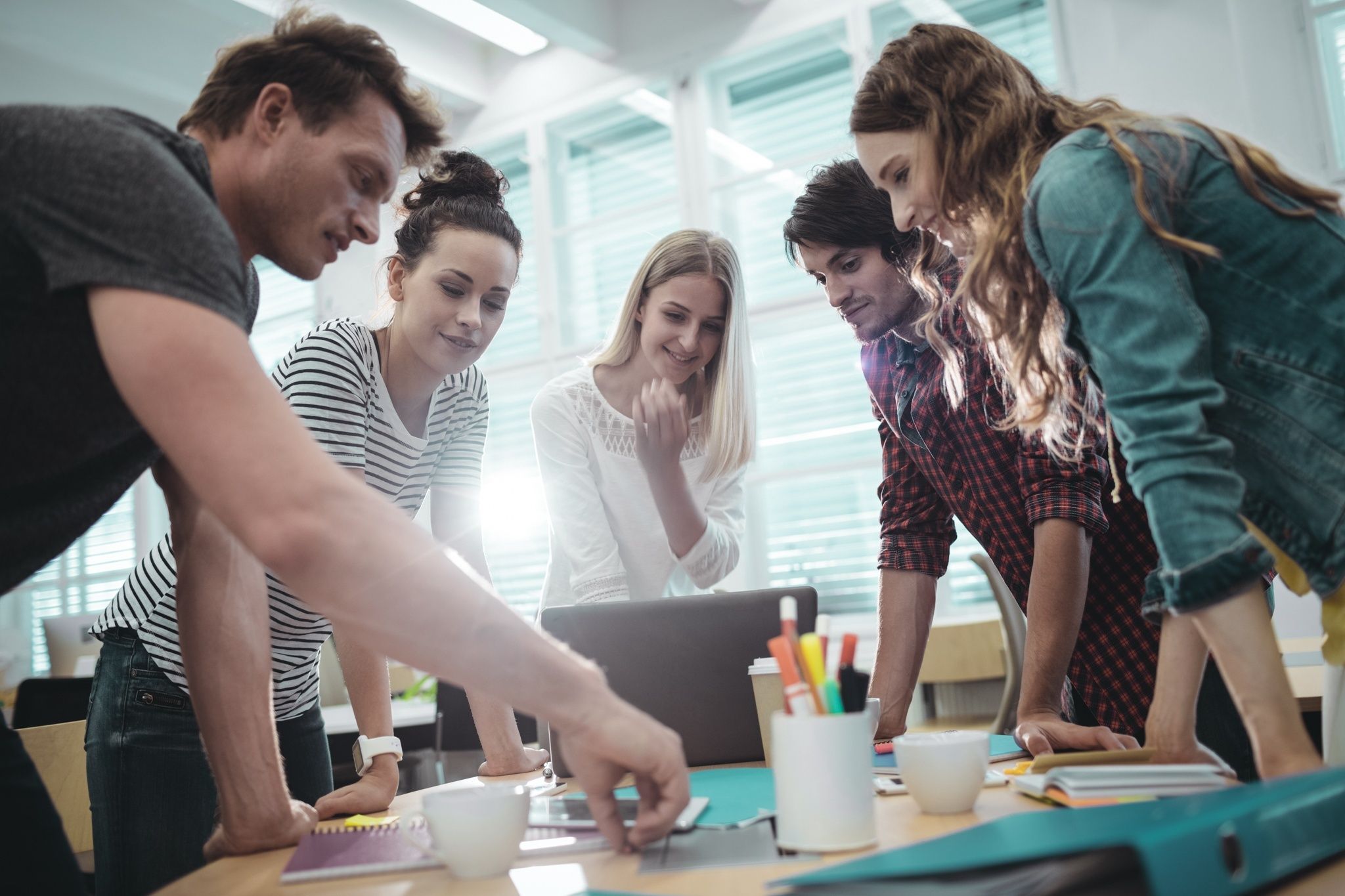 Menschengruppe in Teamarbeit